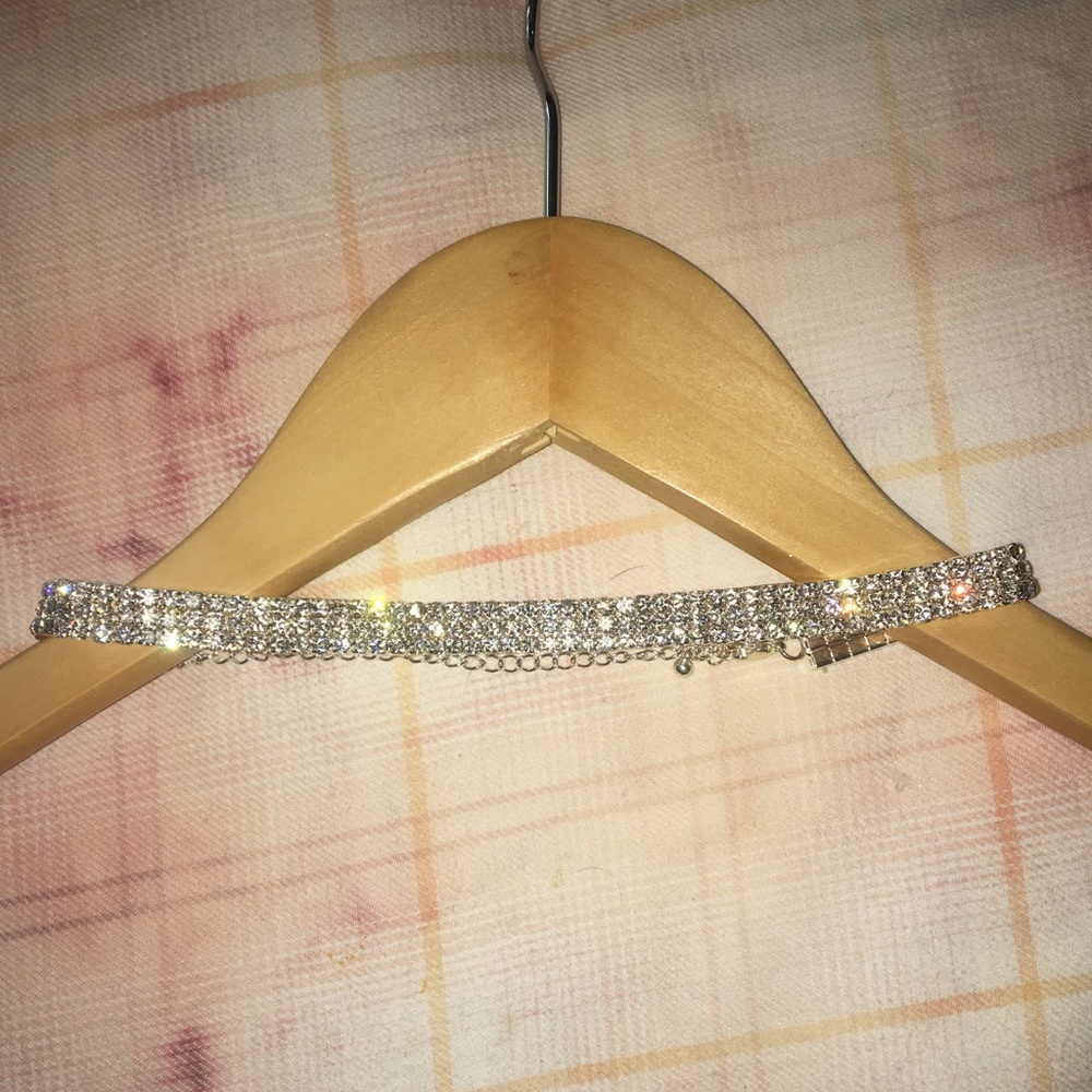 Crystal choker style necklace!